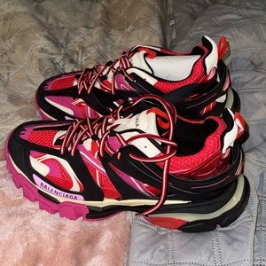 Balenciaga womens authentic brand new tracker sneakers size 41 euro